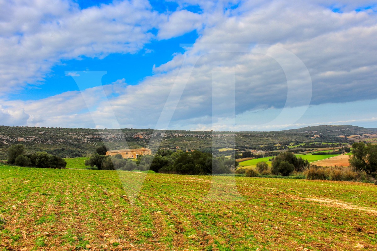 Spektakuläre Finca mit fantastischem mallorquinischem Haus auf einem Hügel in Manacor