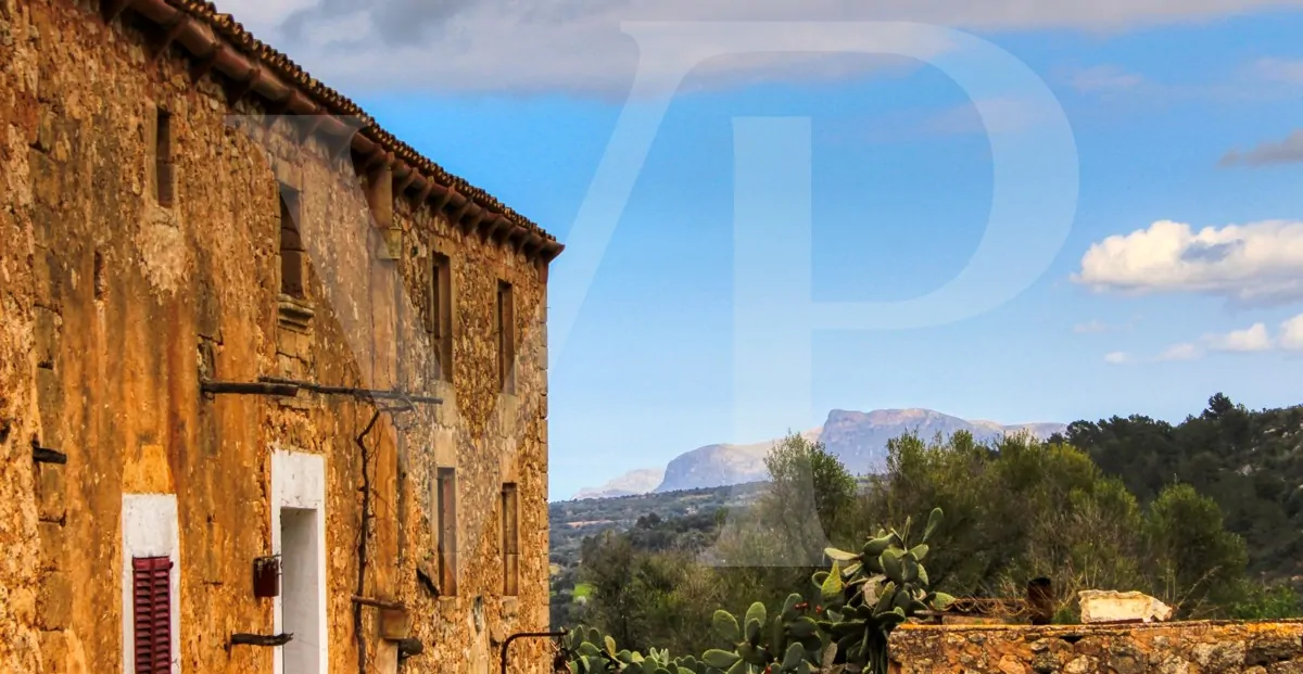 Spektakuläre Finca mit fantastischem mallorquinischem Haus auf einem Hügel in Manacor