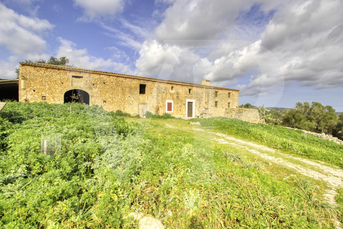 Spektakuläre Finca mit fantastischem mallorquinischem Haus auf einem Hügel in Manacor