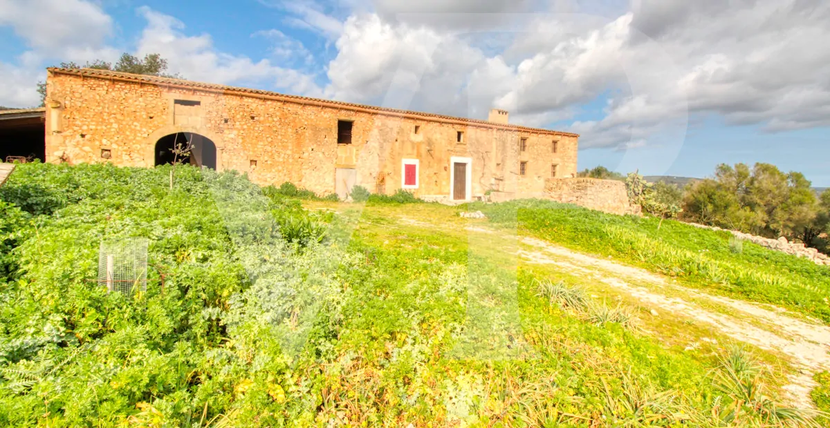 Spektakuläre Finca mit fantastischem mallorquinischem Haus auf einem Hügel in Manacor