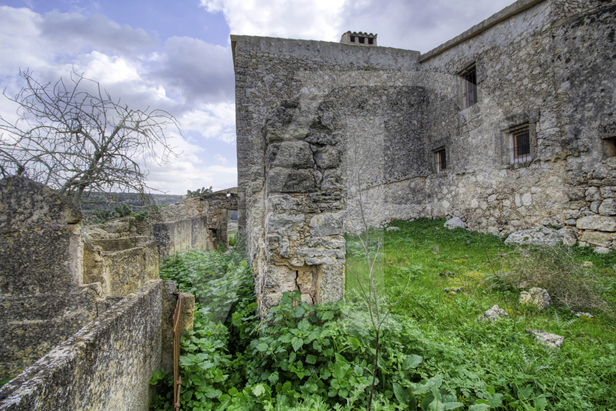 Spektakuläre Finca mit fantastischem mallorquinischem Haus auf einem Hügel in Manacor