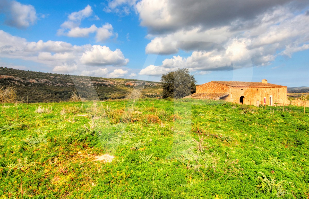 Spektakuläre Finca mit fantastischem mallorquinischem Haus auf einem Hügel in Manacor