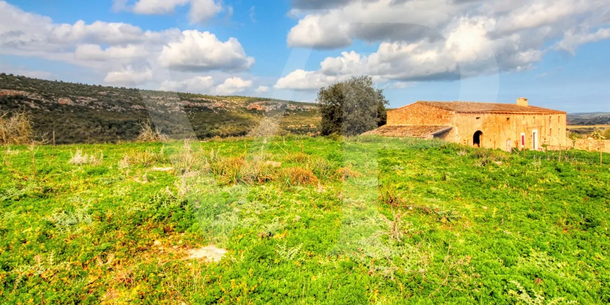 Spektakuläre Finca mit fantastischem mallorquinischem Haus auf einem Hügel in Manacor