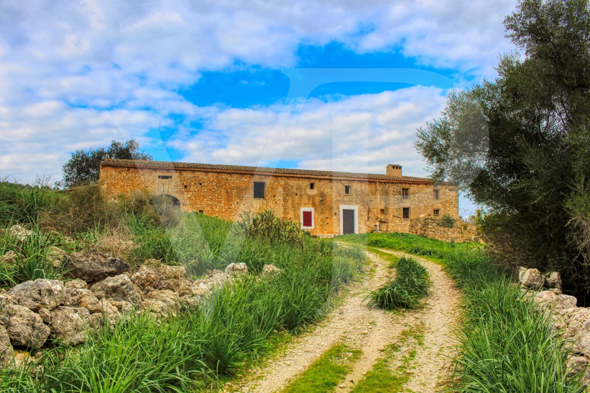 Spektakuläre Finca mit fantastischem mallorquinischem Haus auf einem Hügel in Manacor