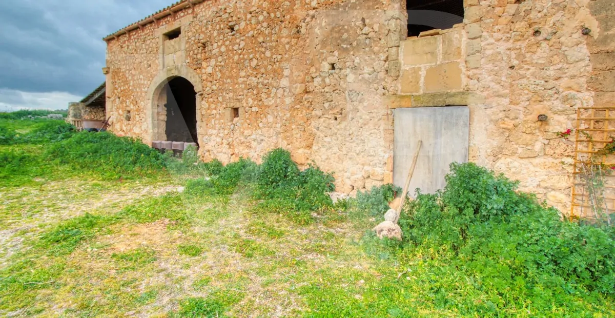 Spektakuläre Finca mit fantastischem mallorquinischem Haus auf einem Hügel in Manacor