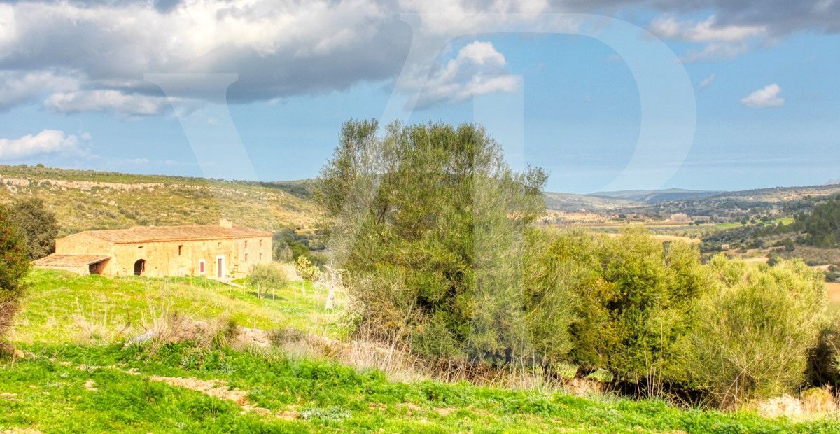 Spektakuläre Finca mit fantastischem mallorquinischem Haus auf einem Hügel in Manacor