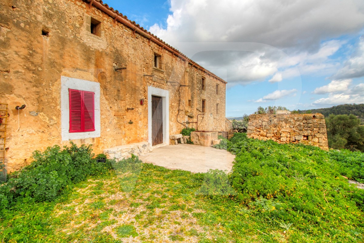 Spektakuläre Finca mit fantastischem mallorquinischem Haus auf einem Hügel in Manacor