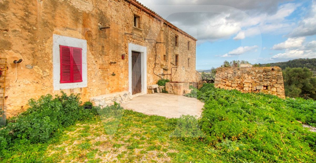 Spektakuläre Finca mit fantastischem mallorquinischem Haus auf einem Hügel in Manacor