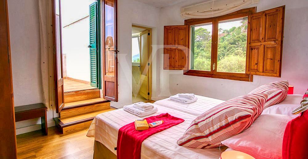 schöne-mallorquinische-finca-mit-ETV-in-fantastischer-lage-in-pollença-zu-verkaufen