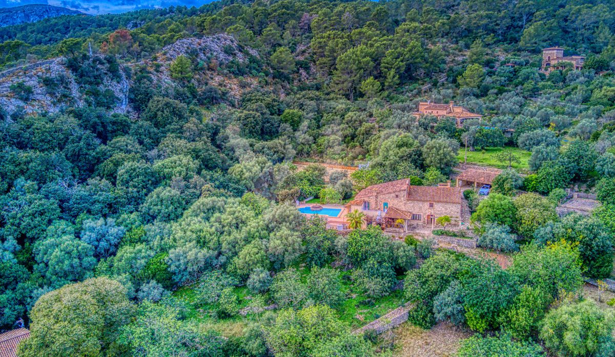 schöne-mallorquinische-finca-mit-ETV-in-fantastischer-lage-in-pollença-zu-verkaufen