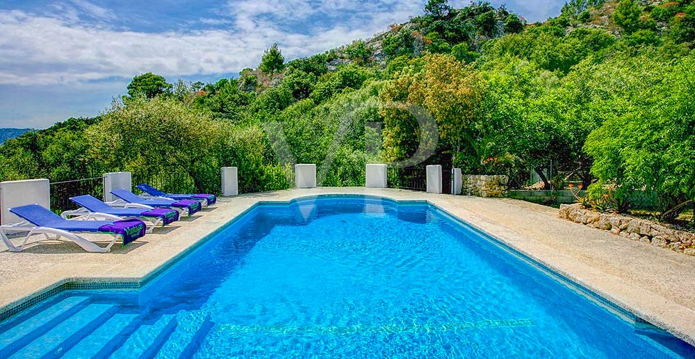 schöne-mallorquinische-finca-mit-ETV-in-fantastischer-lage-in-pollença-zu-verkaufen