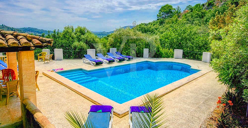 schöne-mallorquinische-finca-mit-ETV-in-fantastischer-lage-in-pollença-zu-verkaufen