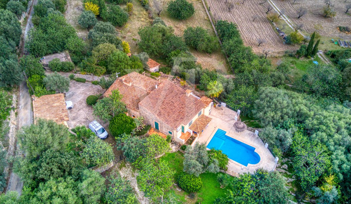 schöne-mallorquinische-finca-mit-ETV-in-fantastischer-lage-in-pollença-zu-verkaufen