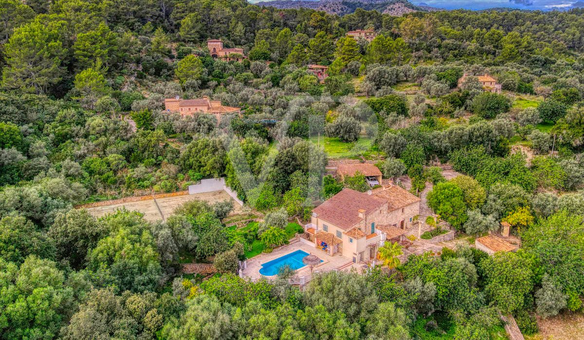 schöne-mallorquinische-finca-mit-ETV-in-fantastischer-lage-in-pollença-zu-verkaufen