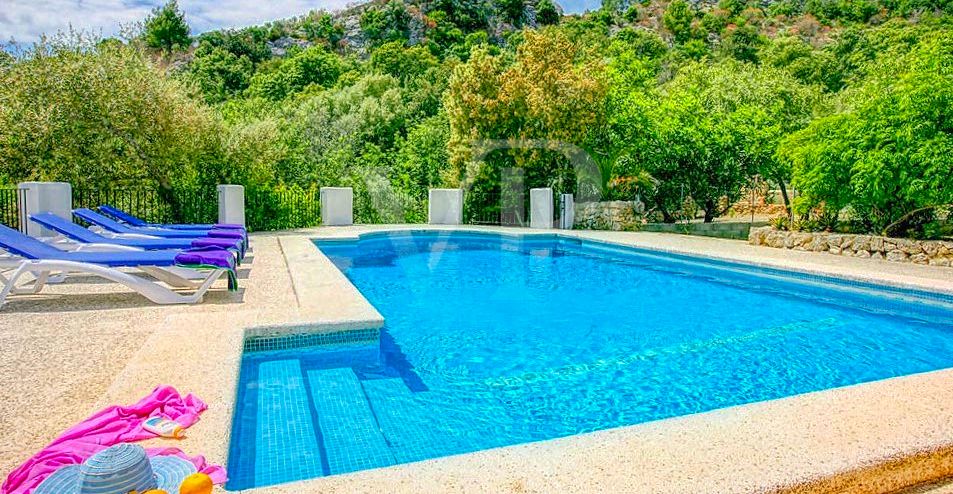 schöne-mallorquinische-finca-mit-ETV-in-fantastischer-lage-in-pollença-zu-verkaufen