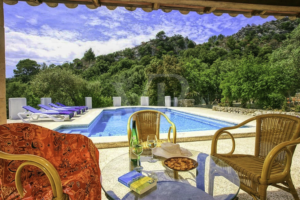 preciosa-finca-rústica-mallorquina-en-venta-con-ETV-en-fantástica-ubicación-en-pollença