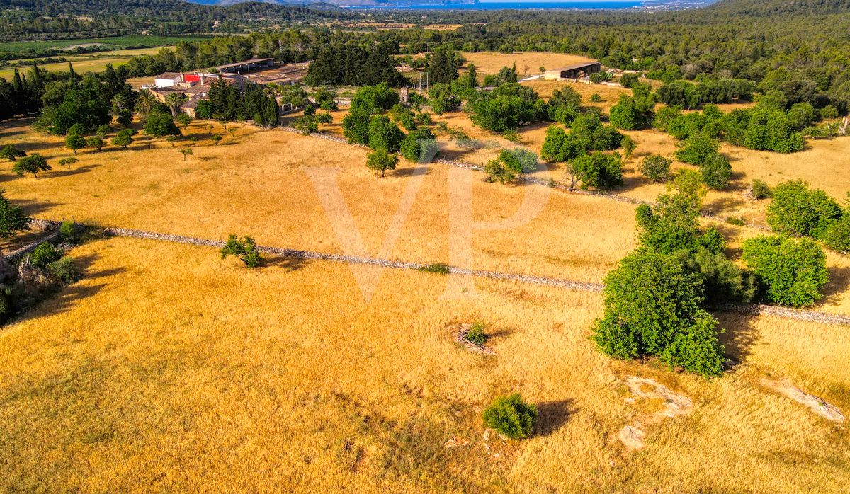 Spektakuläre Finca 40 Hektar mit Blick auf das Meer in Pollensa