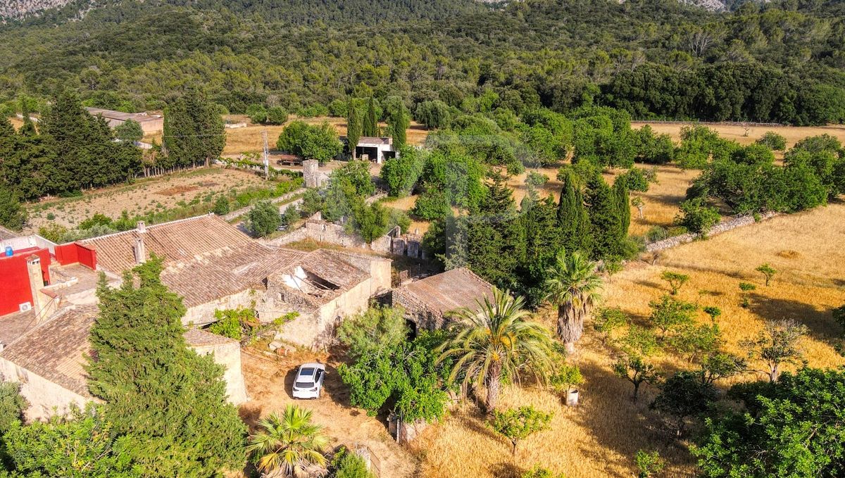 Spektakuläre Finca 40 Hektar mit Blick auf das Meer in Pollensa