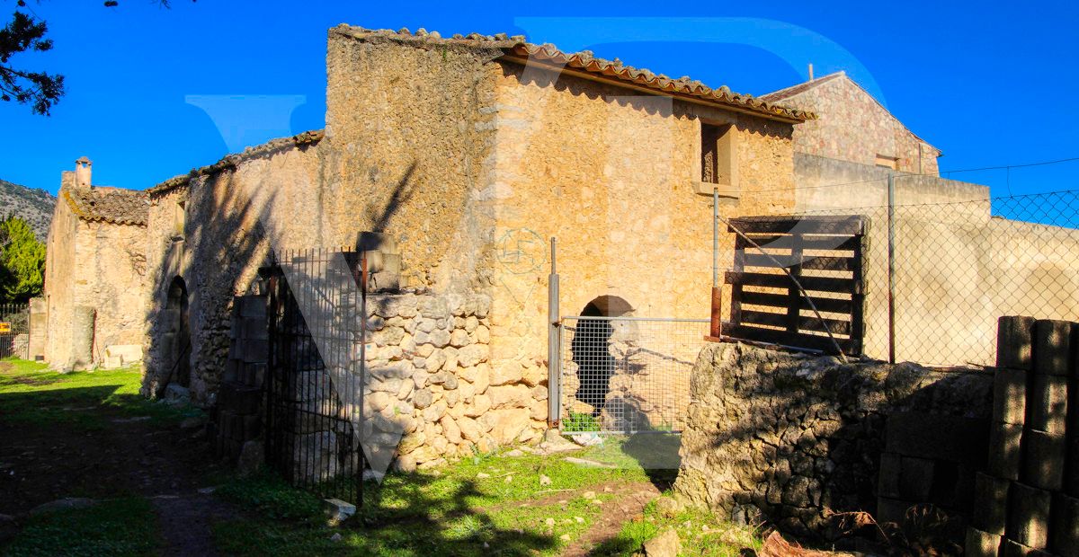 Spektakuläre Finca 40 Hektar mit Blick auf das Meer in Pollensa