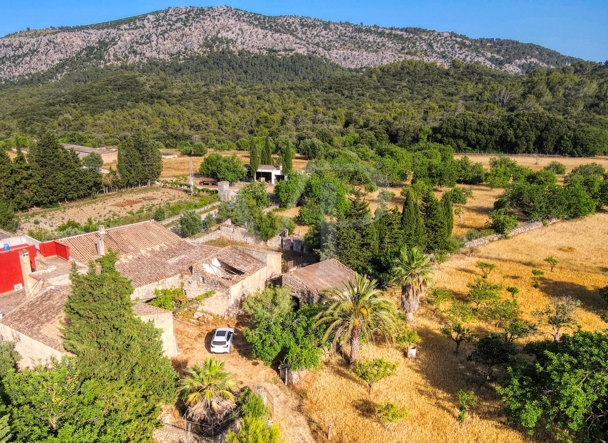 Spektakuläre Finca 40 Hektar mit Blick auf das Meer in Pollensa