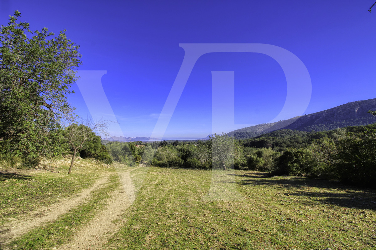 Spektakuläre Finca 40 Hektar mit Blick auf das Meer in Pollensa