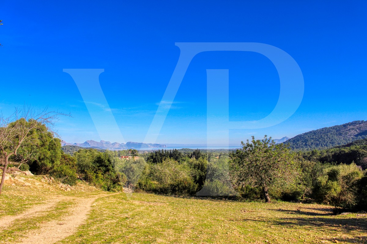 Spektakuläre Finca 40 Hektar mit Blick auf das Meer in Pollensa