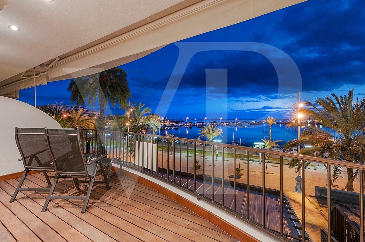 Apartment in erster Meereslinie in Puerto Alcudia, Mallorca