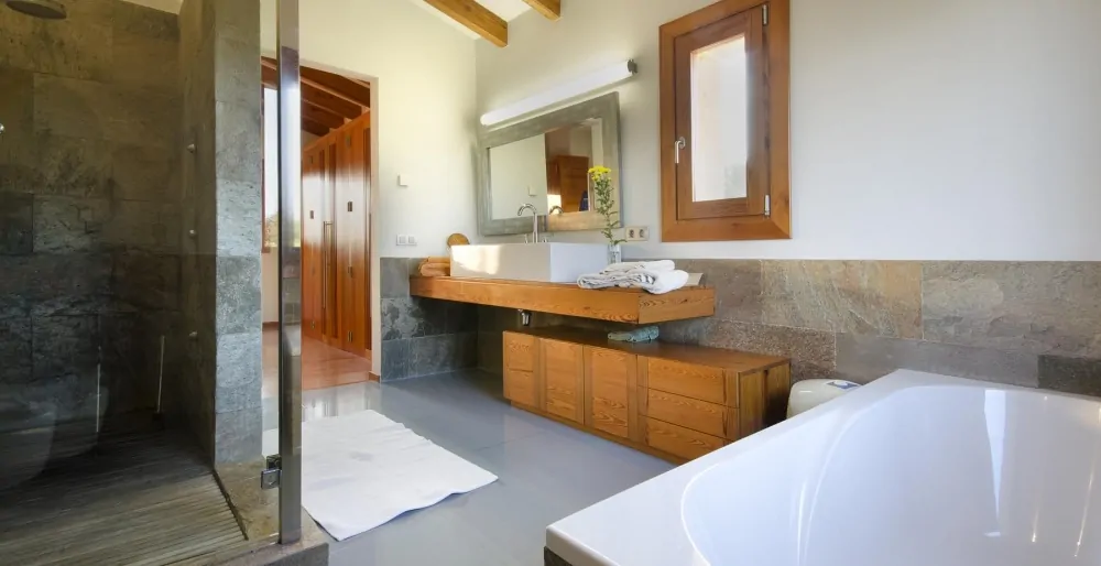 Badezimmer der Finca in Pollensa, Mallorca