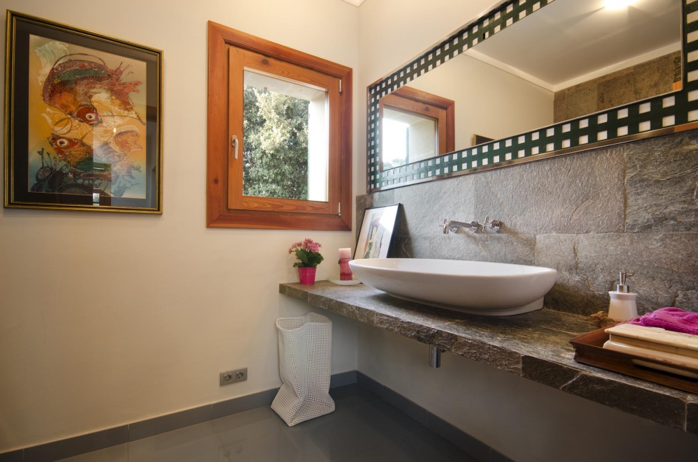 Bathroom of the finca in Pollensa Mallorca