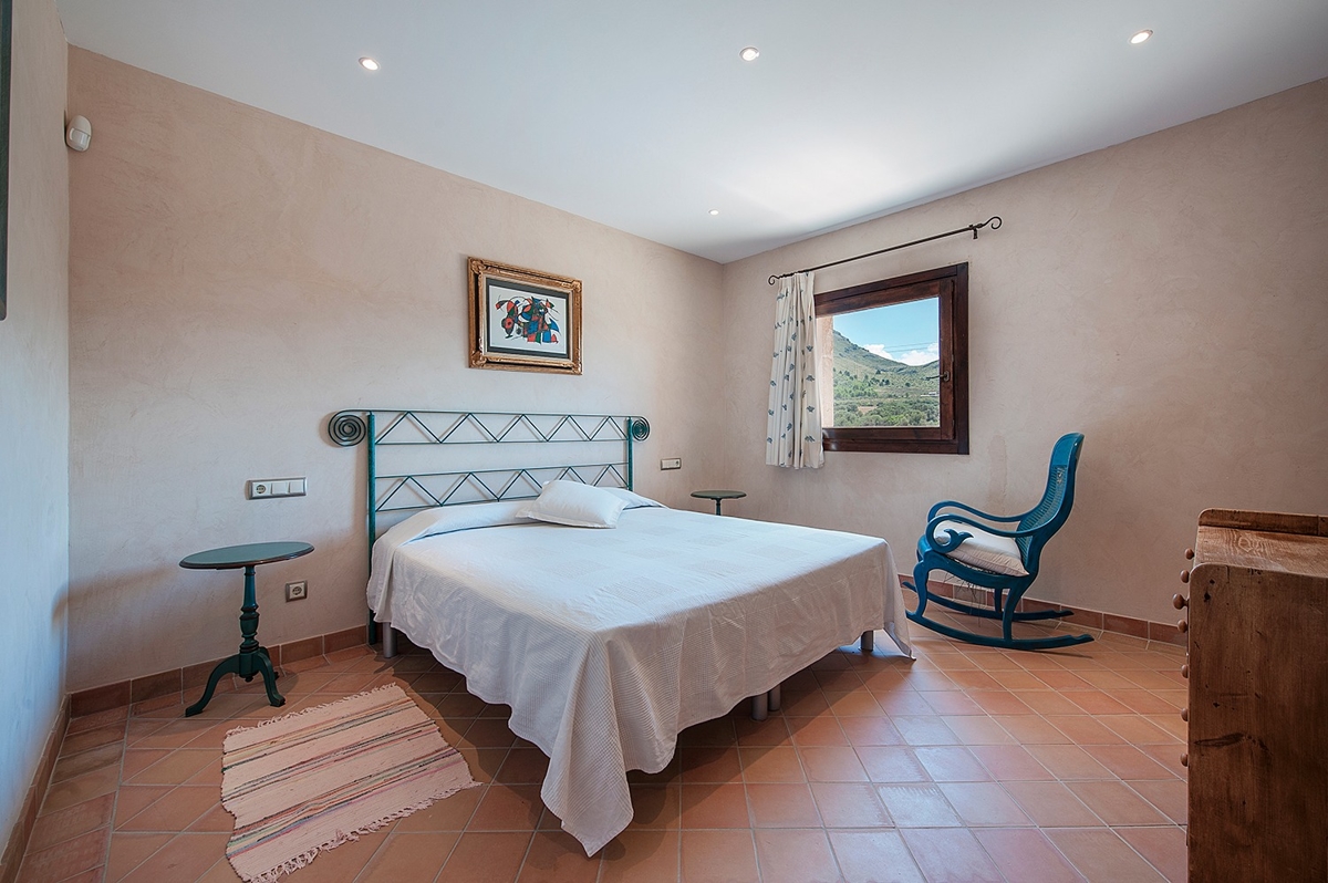 Schlafzimmer des Landhauses in der Nähe von Colonia Sant Pere, Mallorca
