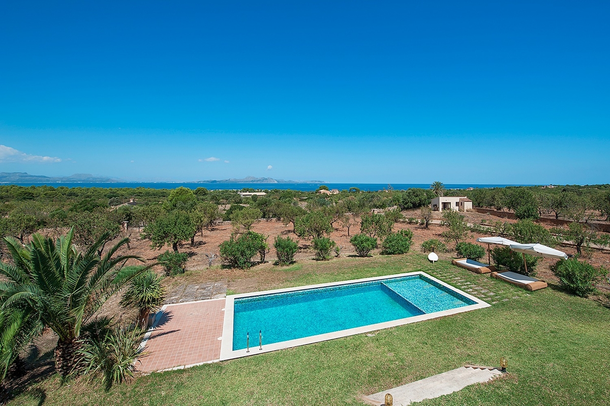 Pool des Landhauses in der Nähe von Colonia Sant Pere, Mallorca