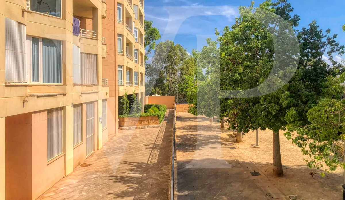 luxuriöse-komplett-renovierte-Wohnung-in-einem-gebäude-an-der-strandpromenade-von-palma-de-mallorca
