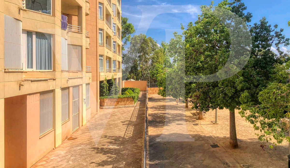 luxuriöse-komplett-renovierte-Wohnung-in-einem-gebäude-an-der-strandpromenade-von-palma-de-mallorca