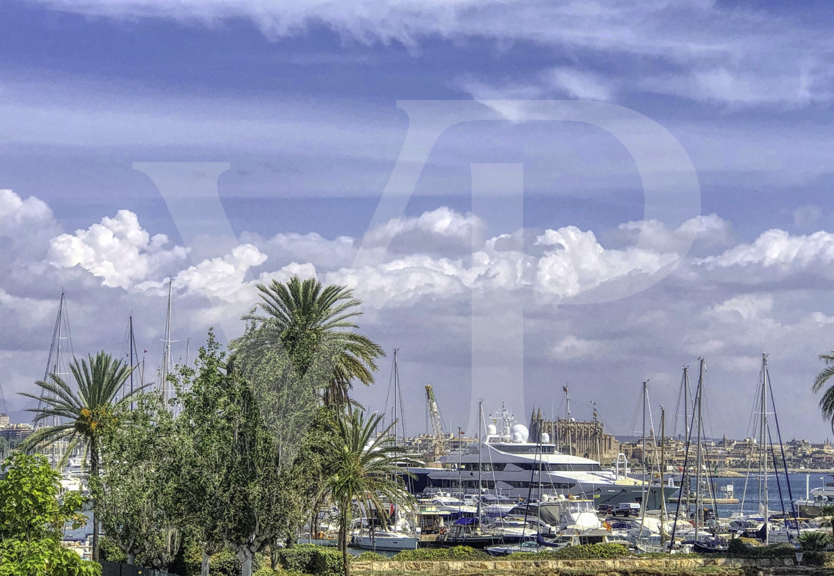 lujoso-piso-en-reforma-íntegra-en-edificio-emplazado-en-el-paseo-marítimo-de-palma-de-mallorca