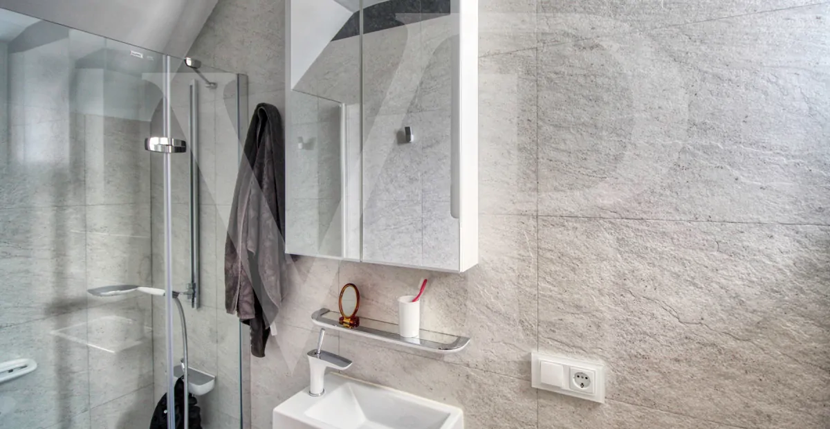 zum-verkauf-steht-eine-fantastische-eckvilla-aus-den-1925er-jahren-mit-garten-in-einer-ruhigen-gegend-direkt-am-strand-platja-d'en-repíc-in-puerto-de-sóller