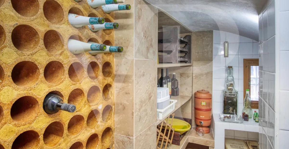 zum-verkauf-steht-eine-fantastische-eckvilla-aus-den-1925er-jahren-mit-garten-in-einer-ruhigen-gegend-direkt-am-strand-platja-d'en-repíc-in-puerto-de-sóller