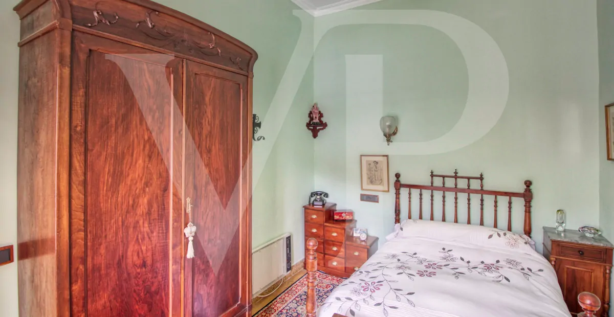 zum-verkauf-steht-eine-fantastische-eckvilla-aus-den-1925er-jahren-mit-garten-in-einer-ruhigen-gegend-direkt-am-strand-platja-d'en-repíc-in-puerto-de-sóller