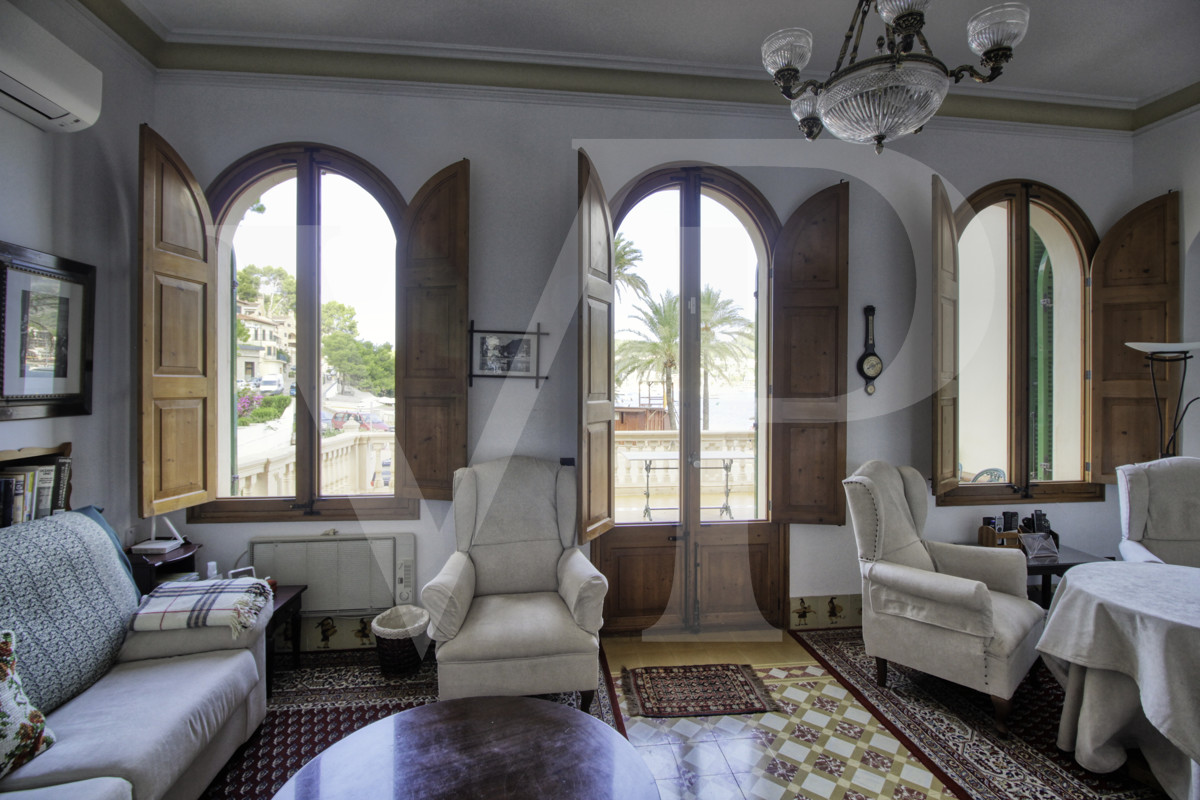 en-venta-fantástica-villa-señorial-de-1925-en-esquina-con-jardín-en-zona-tranquila-en-primera-línea-de-la-playa-platja-d'en-repíc-del-puerto-de-sóller