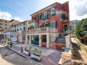 en-venta-fantástica-villa-señorial-de-1925-en-esquina-con-jardín-en-zona-tranquila-en-primera-línea-de-la-playa-platja-d'en-repíc-del-puerto-de-sóller