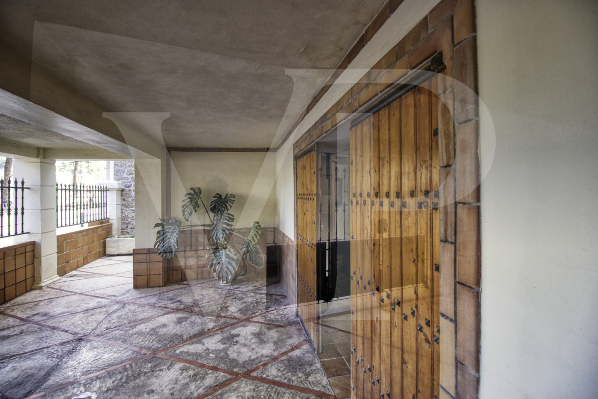 en-venta-fantástica-villa-señorial-de-1925-en-esquina-con-jardín-en-zona-tranquila-en-primera-línea-de-la-playa-platja-d'en-repíc-del-puerto-de-sóller