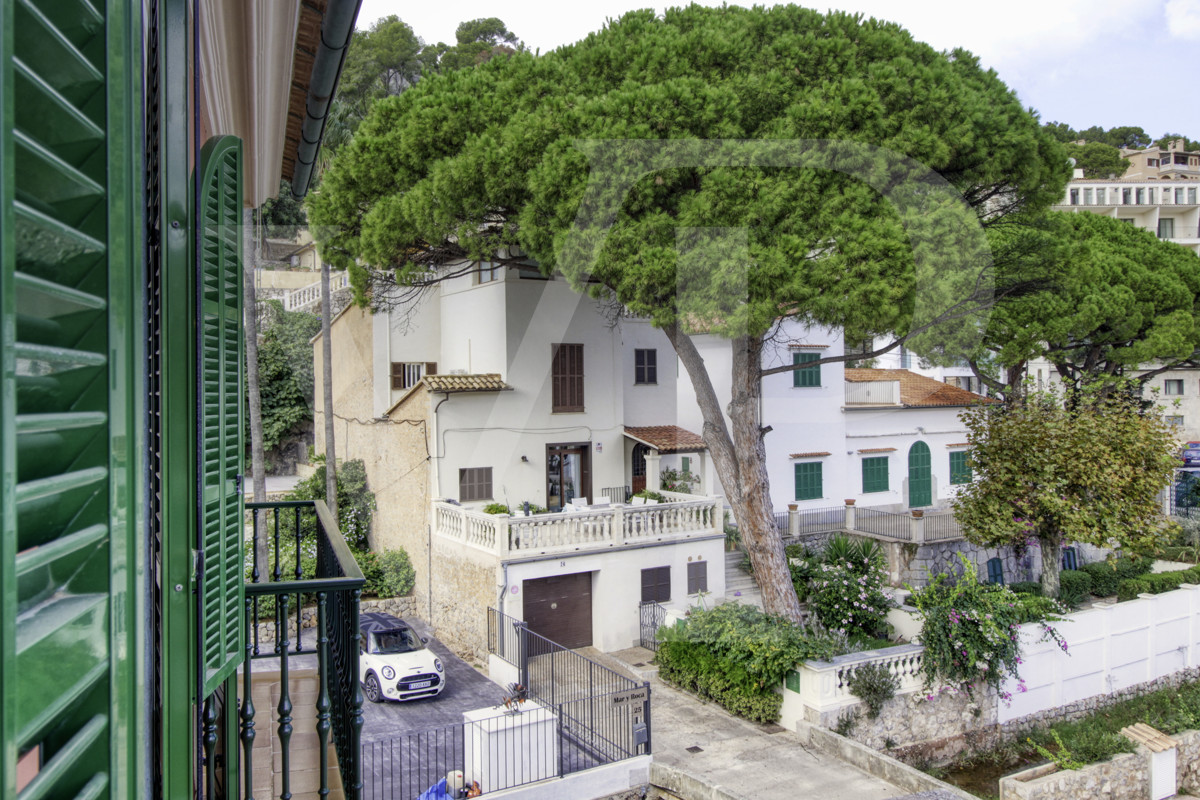 en-venta-fantástica-villa-señorial-de-1925-en-esquina-con-jardín-en-zona-tranquila-en-primera-línea-de-la-playa-platja-d'en-repíc-del-puerto-de-sóller