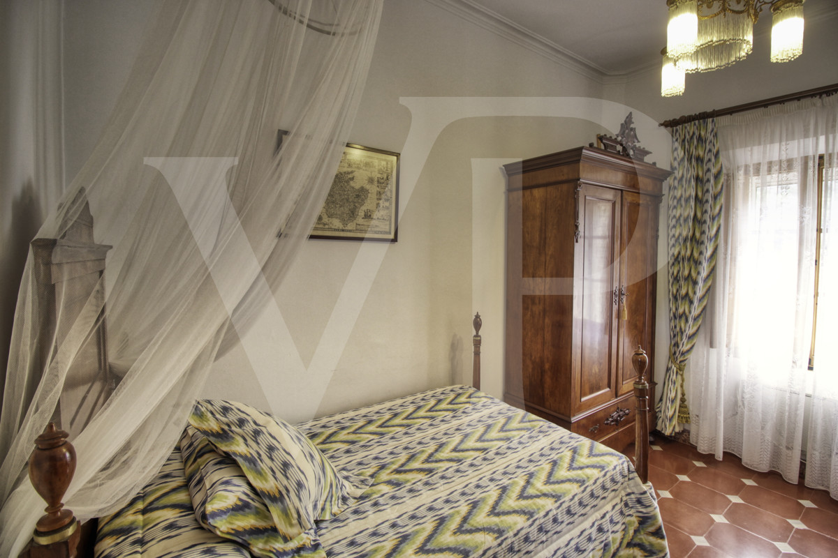 en-venta-fantástica-villa-señorial-de-1925-en-esquina-con-jardín-en-zona-tranquila-en-primera-línea-de-la-playa-platja-d'en-repíc-del-puerto-de-sóller