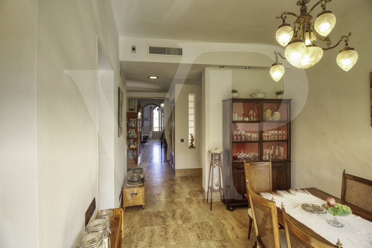 en-venta-fantástica-villa-señorial-de-1925-en-esquina-con-jardín-en-zona-tranquila-en-primera-línea-de-la-playa-platja-d'en-repíc-del-puerto-de-sóller