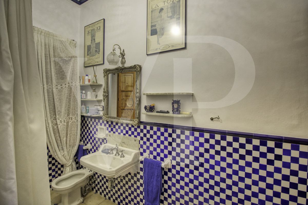 en-venta-fantástica-villa-señorial-de-1925-en-esquina-con-jardín-en-zona-tranquila-en-primera-línea-de-la-playa-platja-d'en-repíc-del-puerto-de-sóller