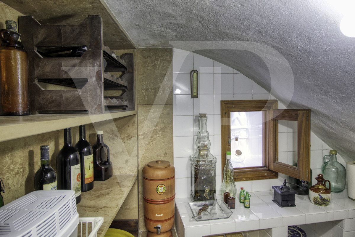 en-venta-fantástica-villa-señorial-de-1925-en-esquina-con-jardín-en-zona-tranquila-en-primera-línea-de-la-playa-platja-d'en-repíc-del-puerto-de-sóller