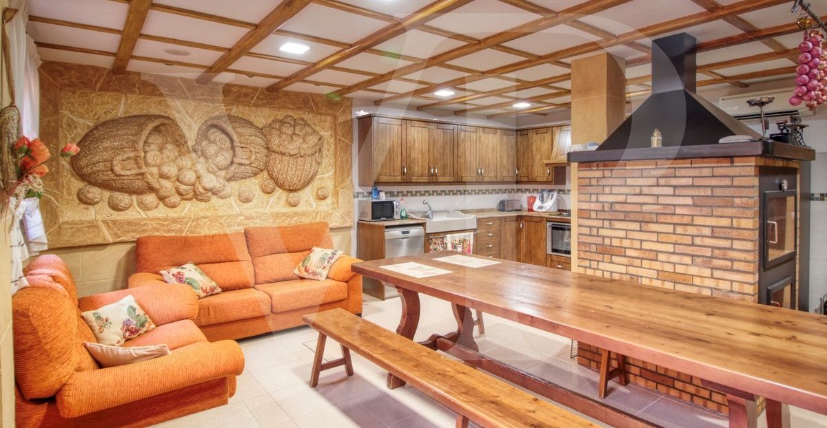 spectacular-luxury-villa-with-swimming-pool-for-sale-in-the-urbanisation-son-bauló-in-can-picafort