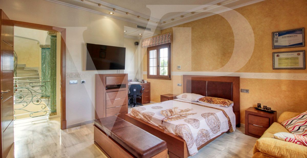 spectacular-luxury-villa-with-swimming-pool-for-sale-in-the-urbanisation-son-bauló-in-can-picafort