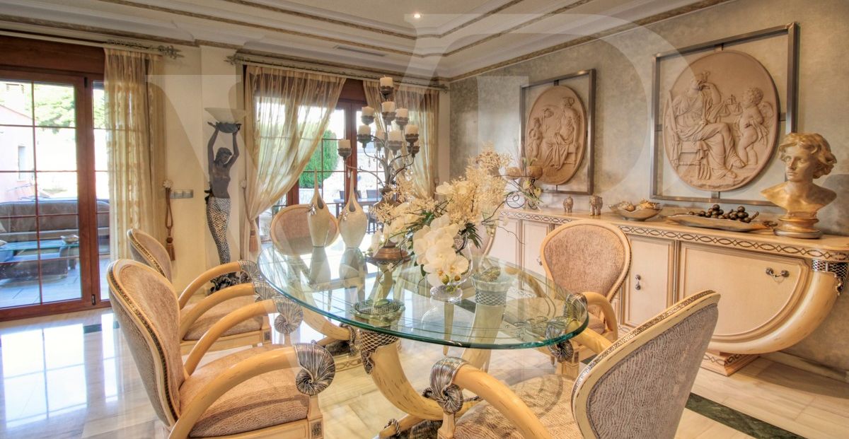 spectacular-luxury-villa-with-swimming-pool-for-sale-in-the-urbanisation-son-bauló-in-can-picafort