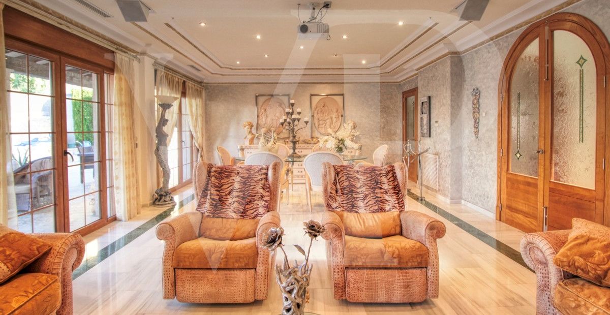 spectacular-luxury-villa-with-swimming-pool-for-sale-in-the-urbanisation-son-bauló-in-can-picafort