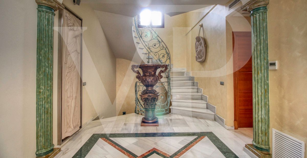 spectacular-luxury-villa-with-swimming-pool-for-sale-in-the-urbanisation-son-bauló-in-can-picafort